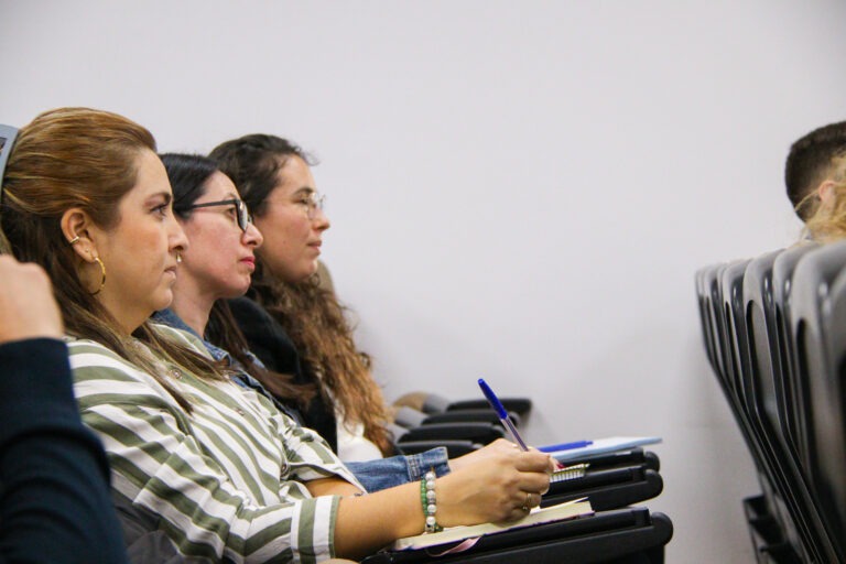 ¿Cuál es la diferencia entre Máster PDE y un MBA?